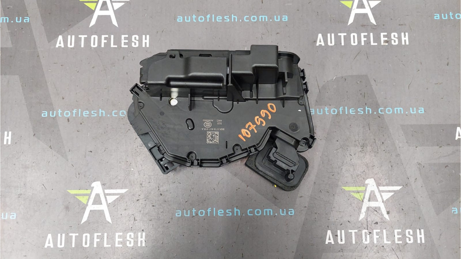Замок двери передней правой 5TB837016A 7pin Audi Seat Skoda Volkswagen бу